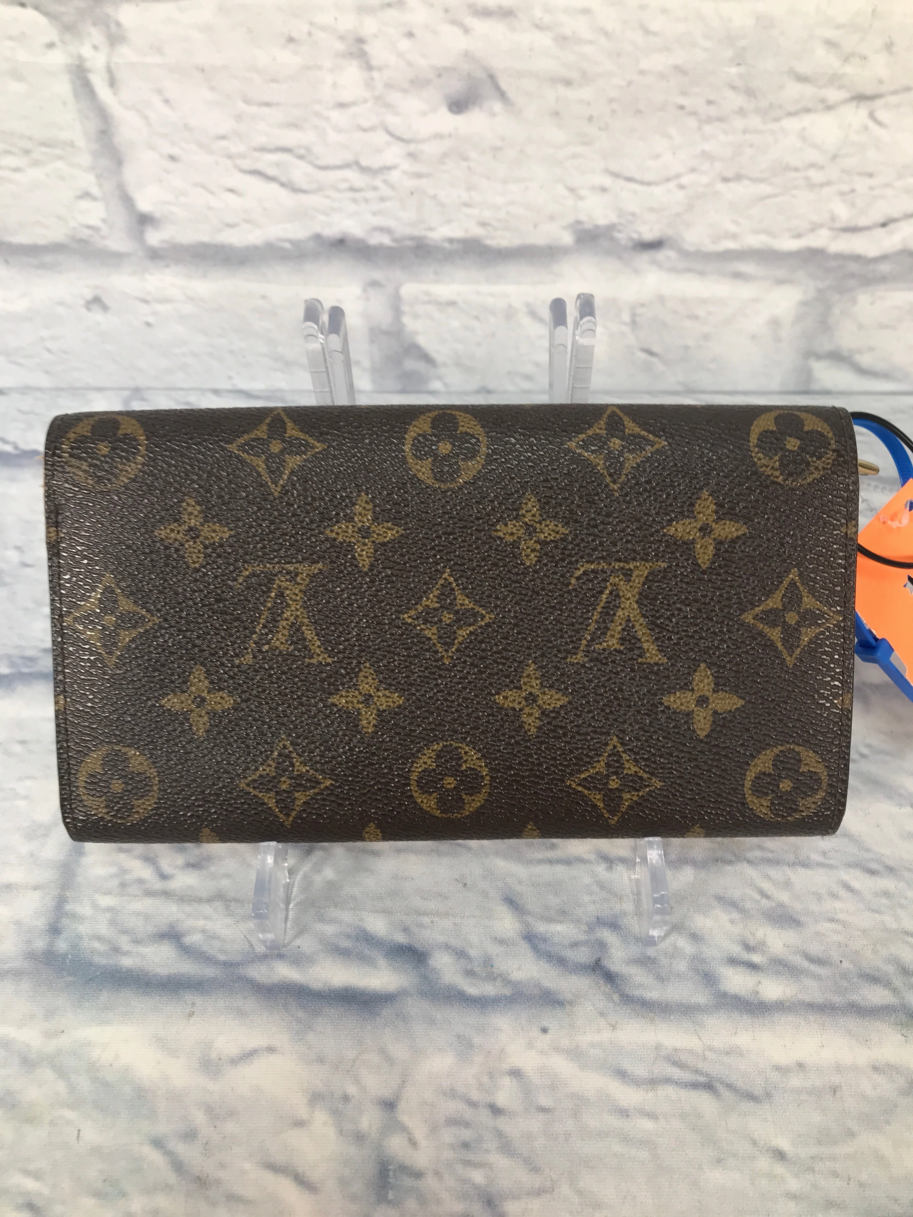 Wallet Luxury Designer By Louis Vuitton, Size: Medium