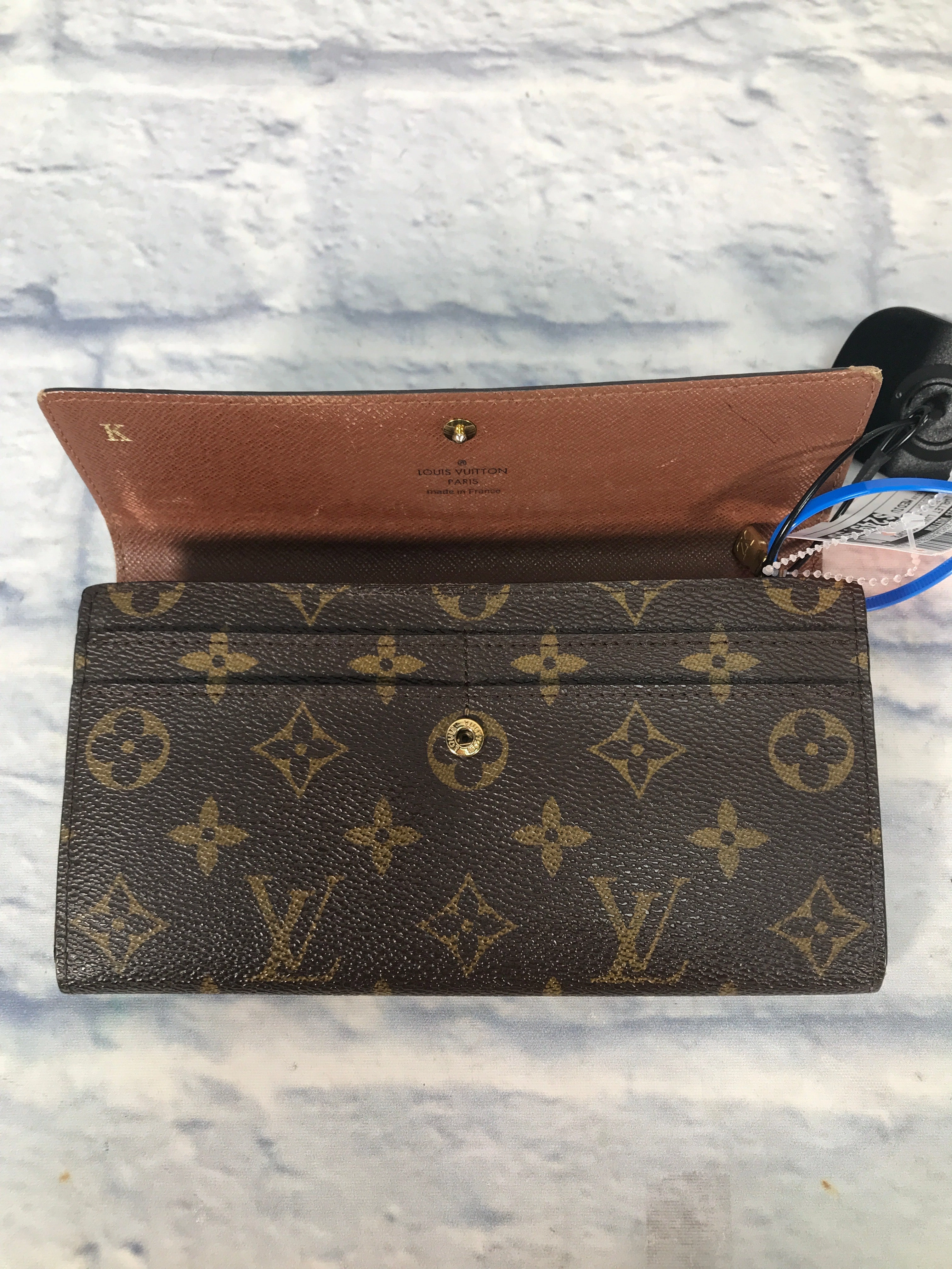 Wallet Luxury Designer By Louis Vuitton, Size: Medium