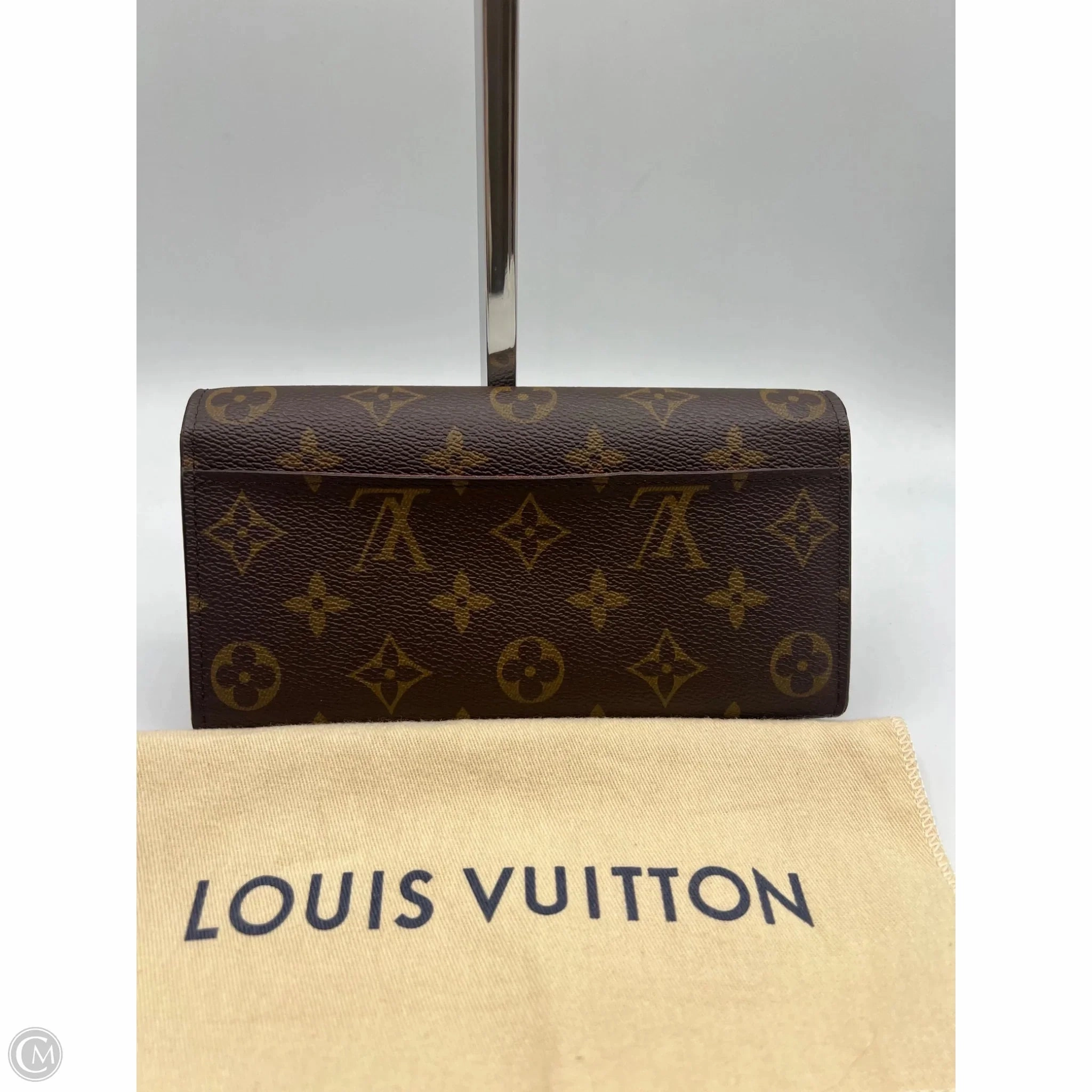 Wallet Luxury Designer By Louis Vuitton, Size: Medium