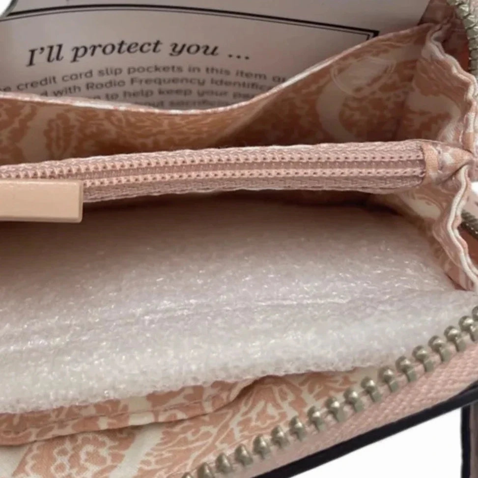 Wristlet / Designer Wallet By Vera Bradley