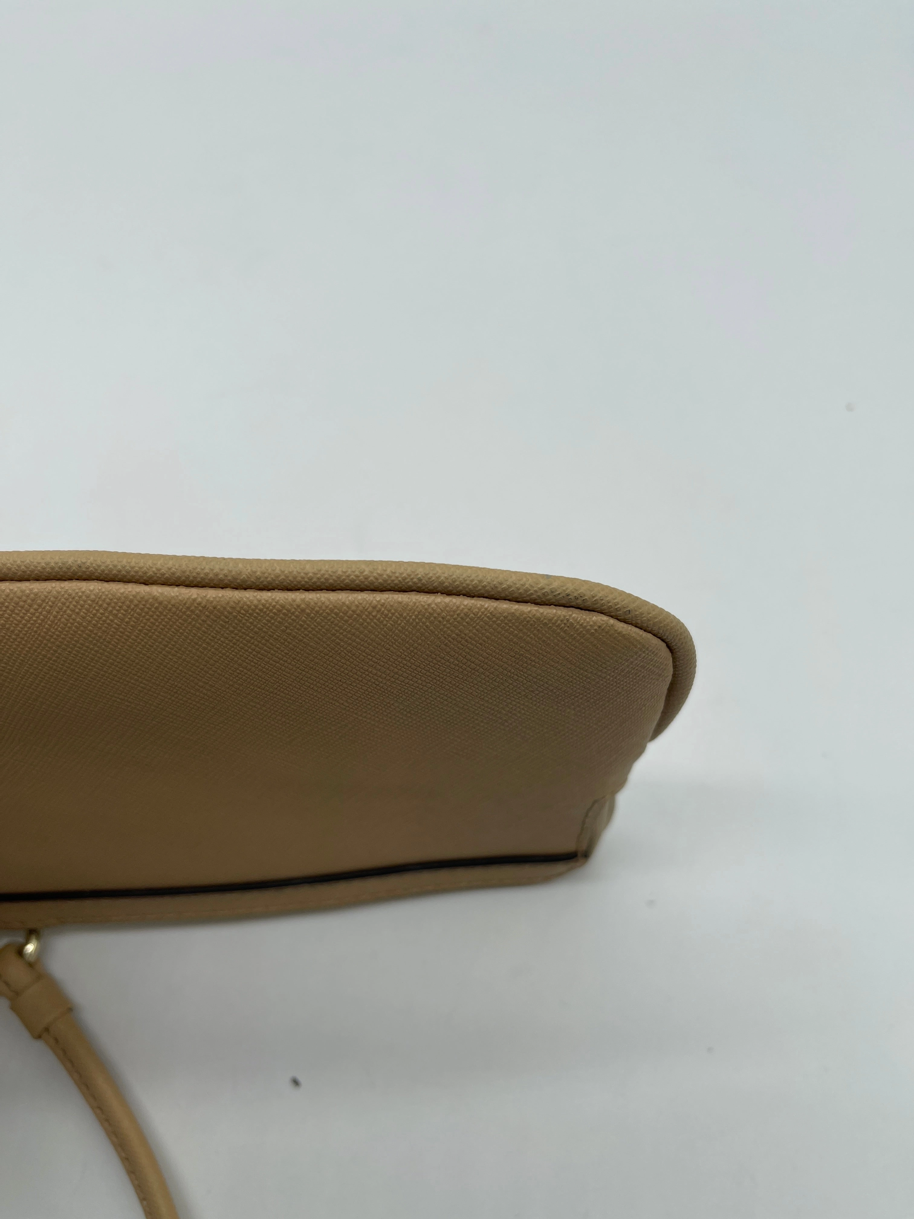 Wristlet By Calvin Klein, Size: Medium