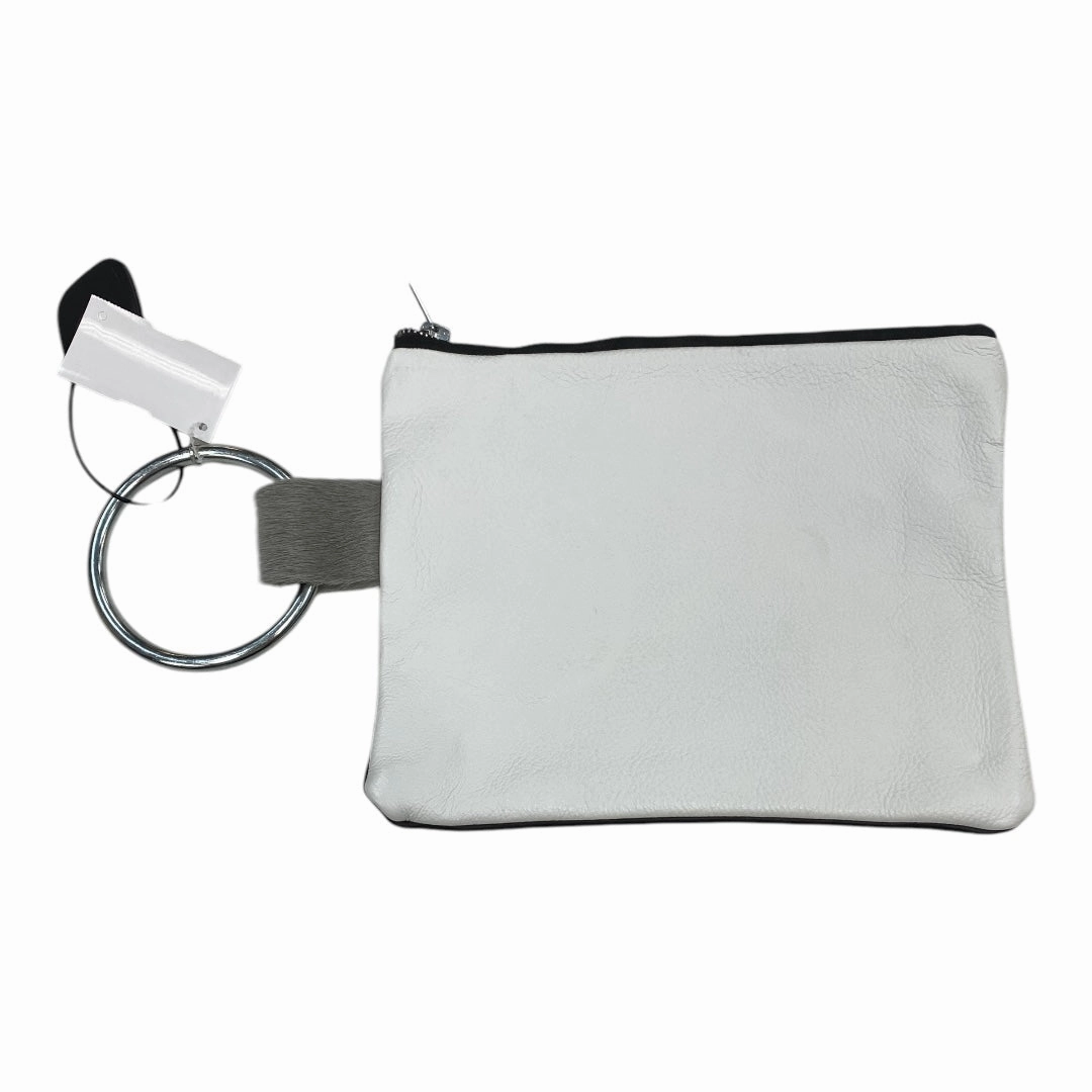 Wristlet By Clothes Mentor In Black & White, Size:Medium