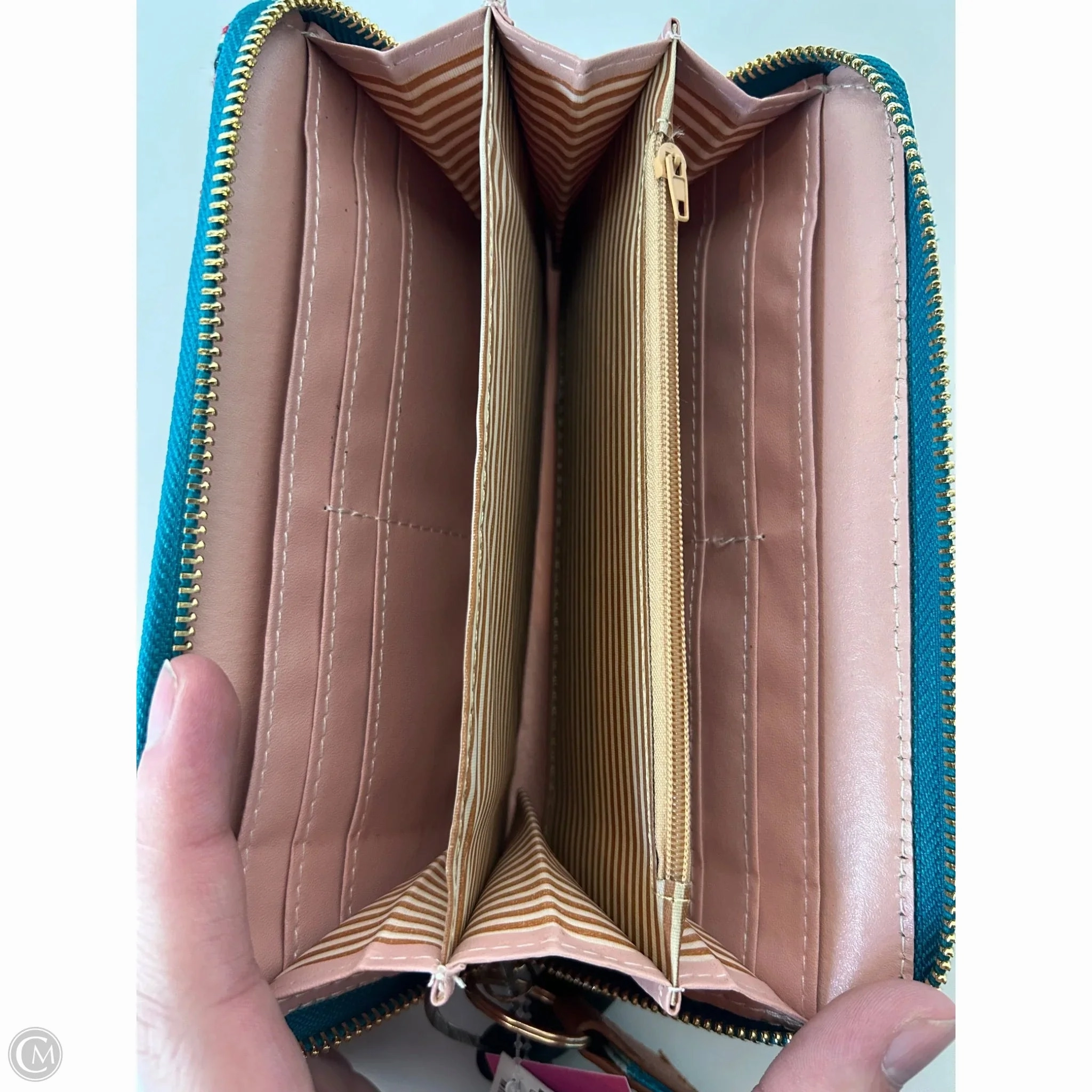 Wristlet By Clothes Mentor, Size: Medium