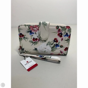 Wristlet By Clothes Mentor, Size: Medium