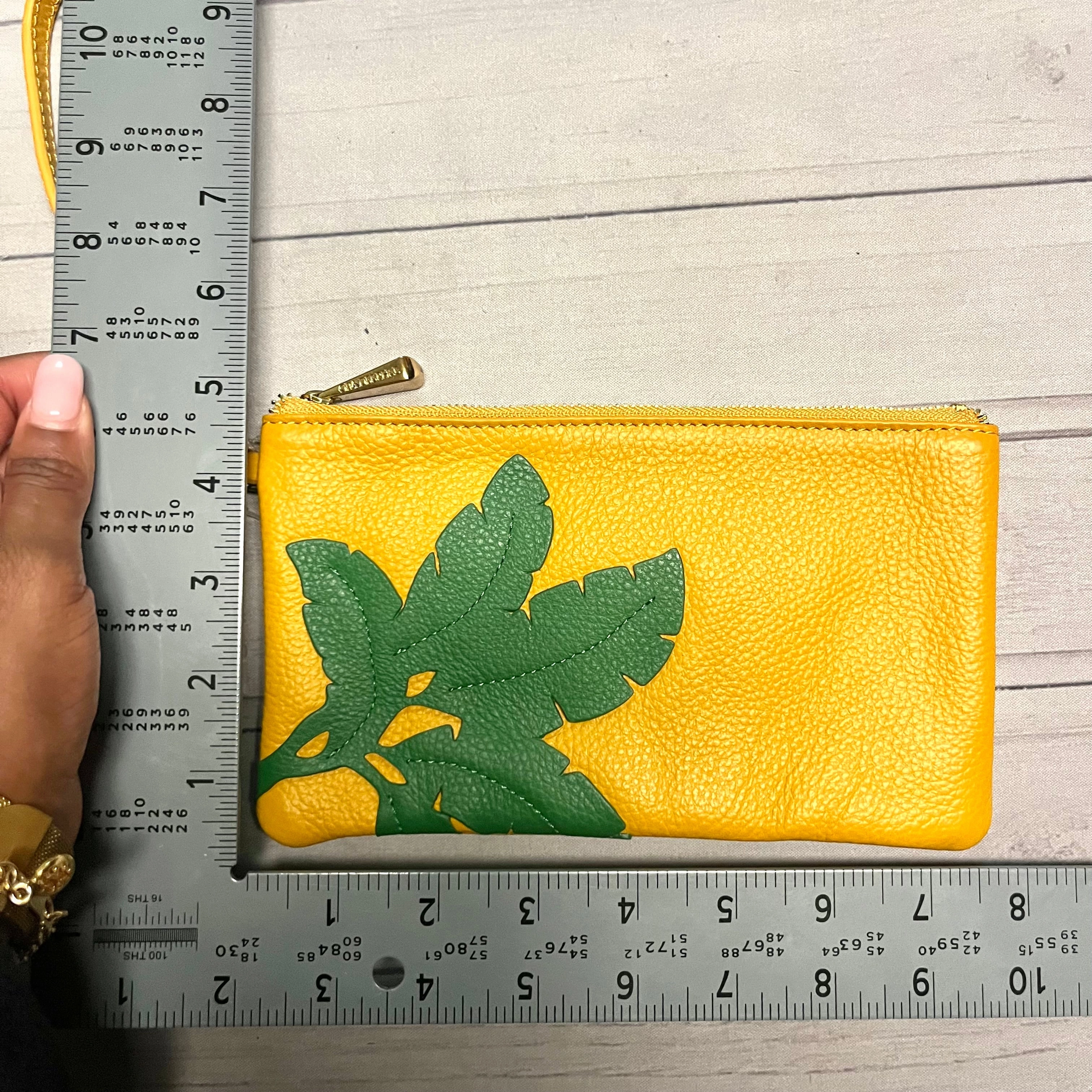 Wristlet By Ora Delphine Size: Medium