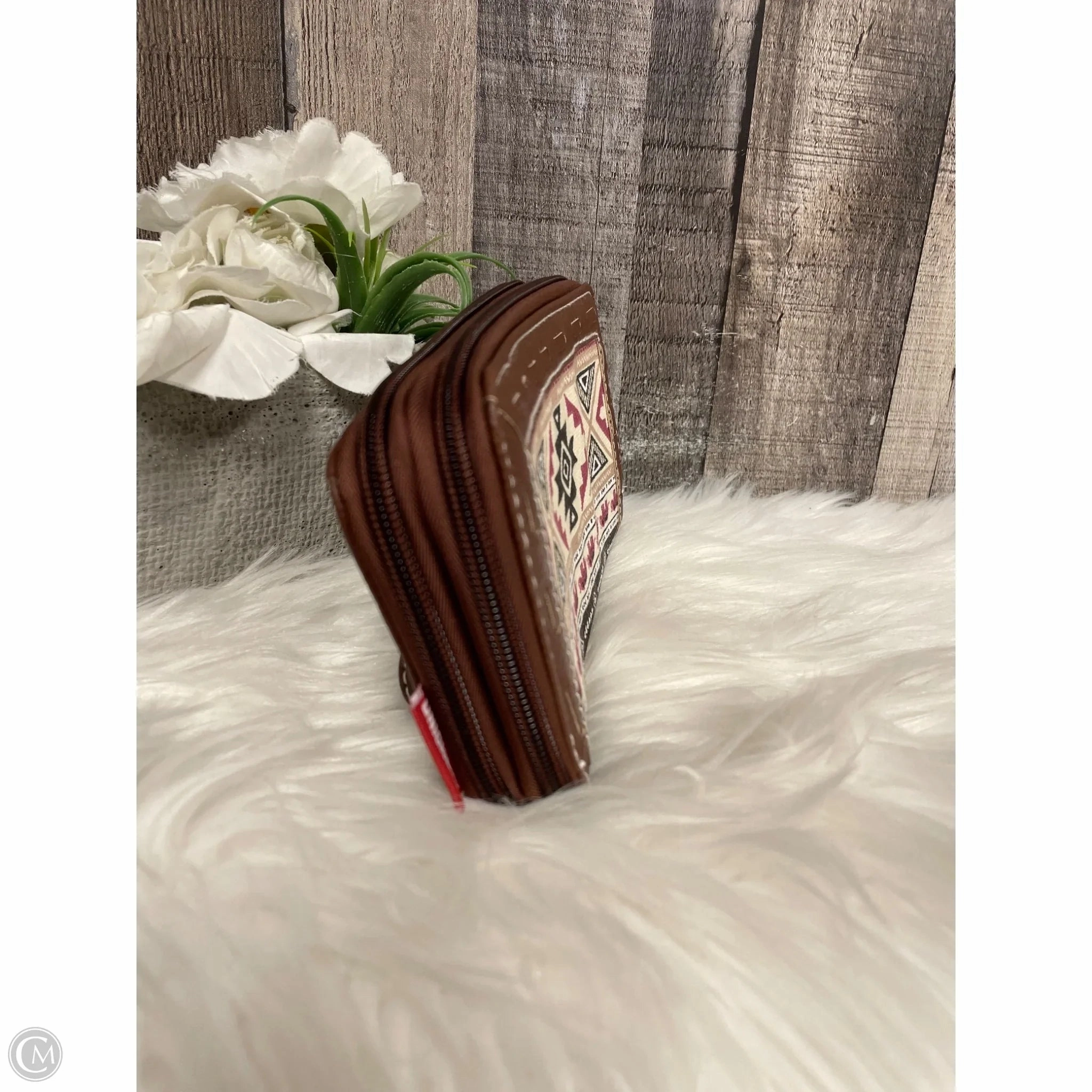 Wristlet By Union Bay, Size: Medium