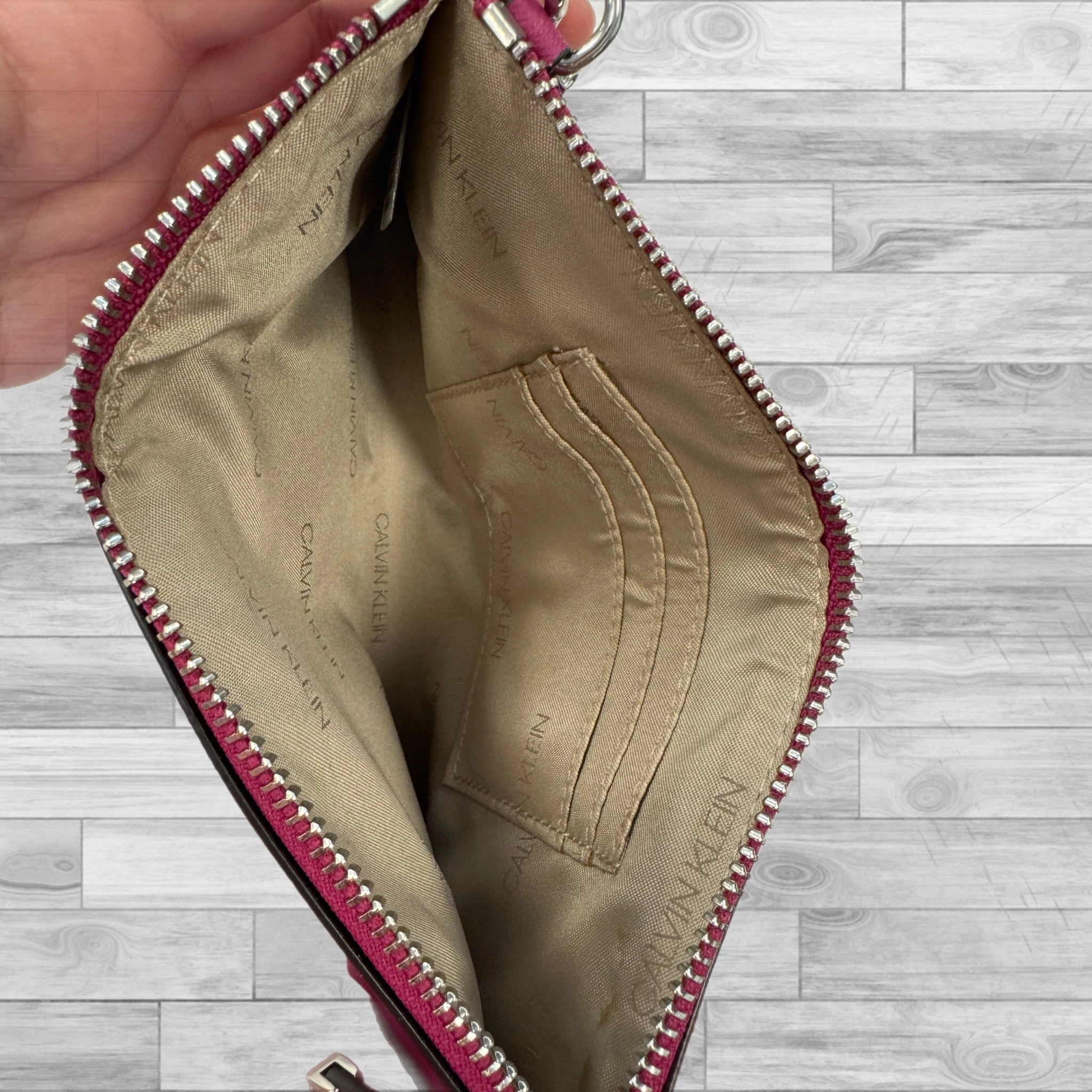 Wristlet Calvin Klein, Size Medium