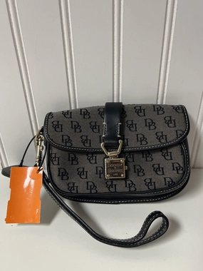 Wristlet Designer By Dooney And Bourke  Size: Small