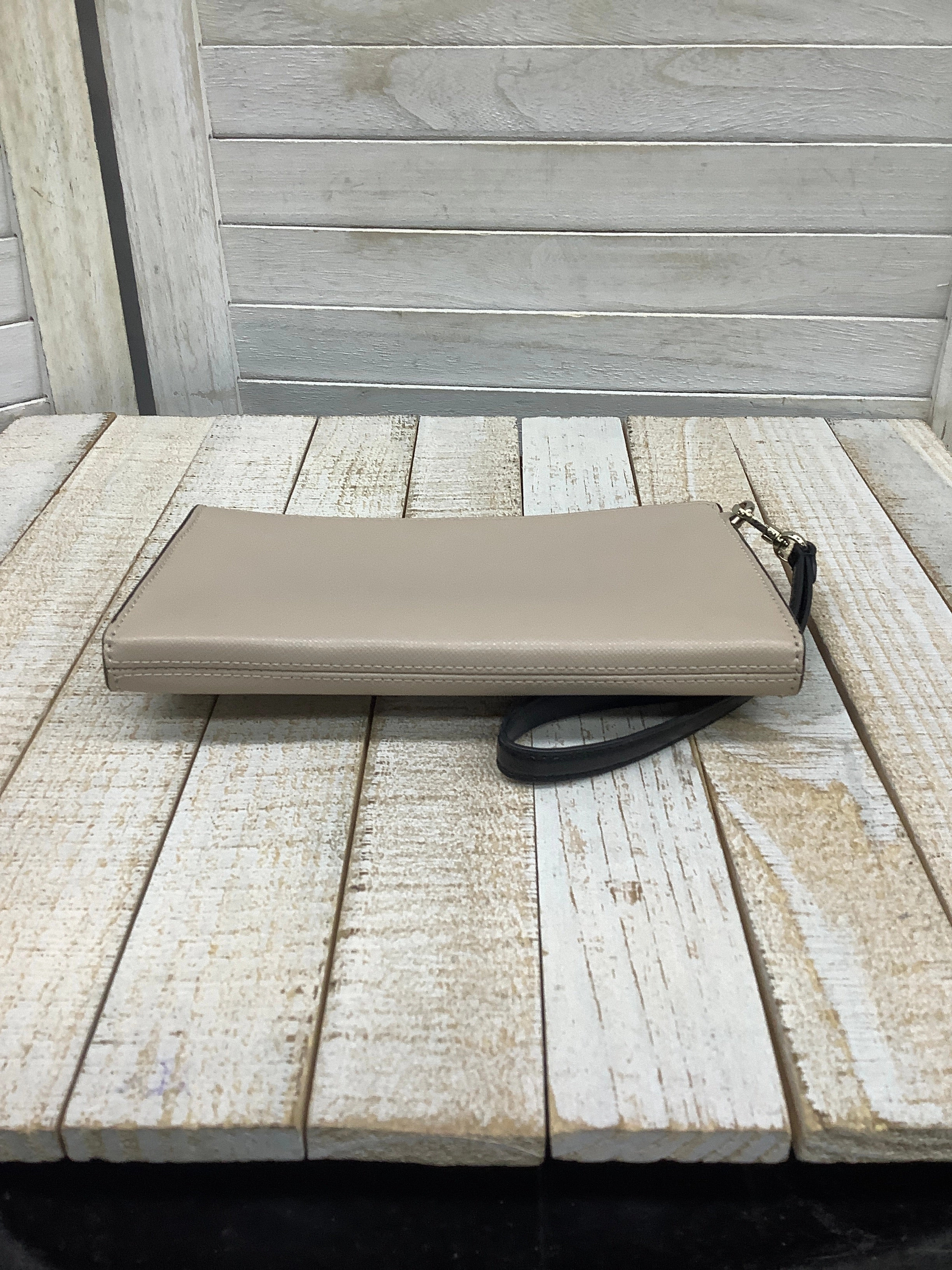 Wristlet Designer By Kate Spade  Size: Medium