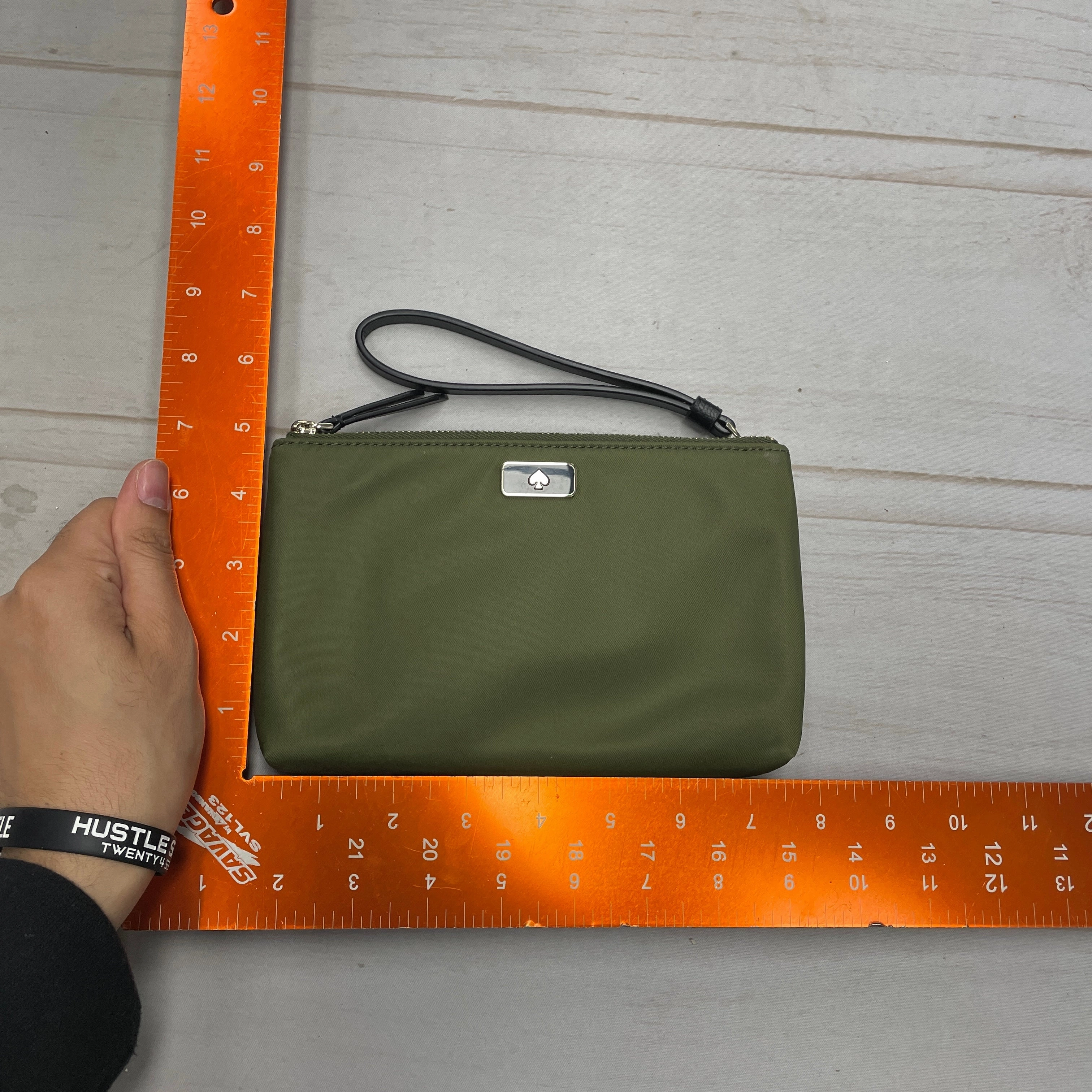 Wristlet Designer By Kate Spade, Size: Medium