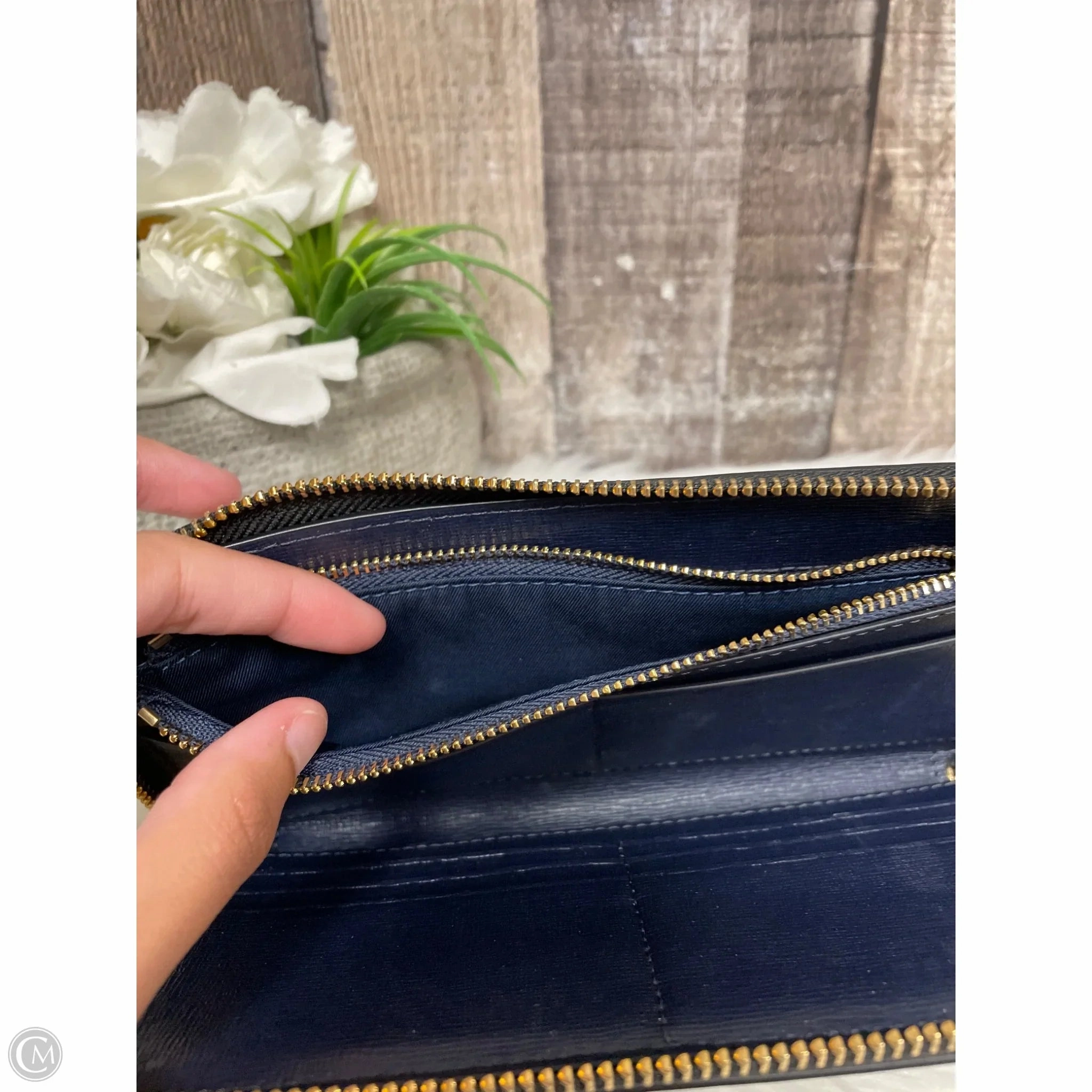 Wristlet Designer By Tory Burch, Size: Large