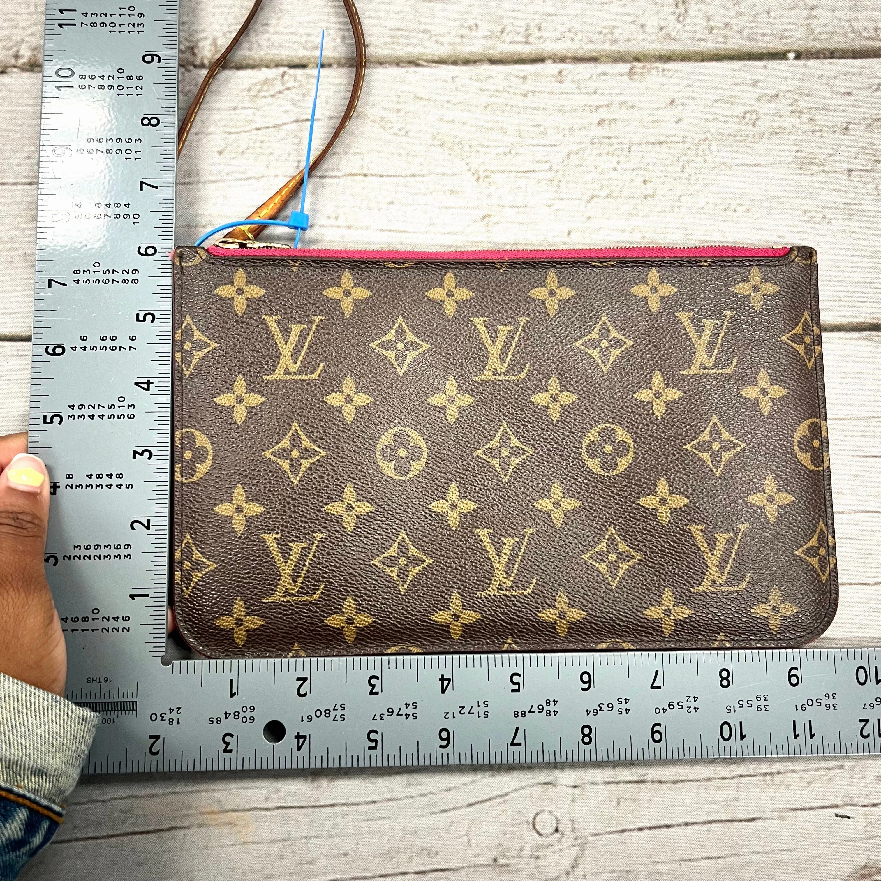 Wristlet Luxury Designer By Louis Vuitton, Size: Medium