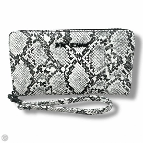 XO Zip Around Long Wallet Wristlet By Betsey Johnson, Size: Medium