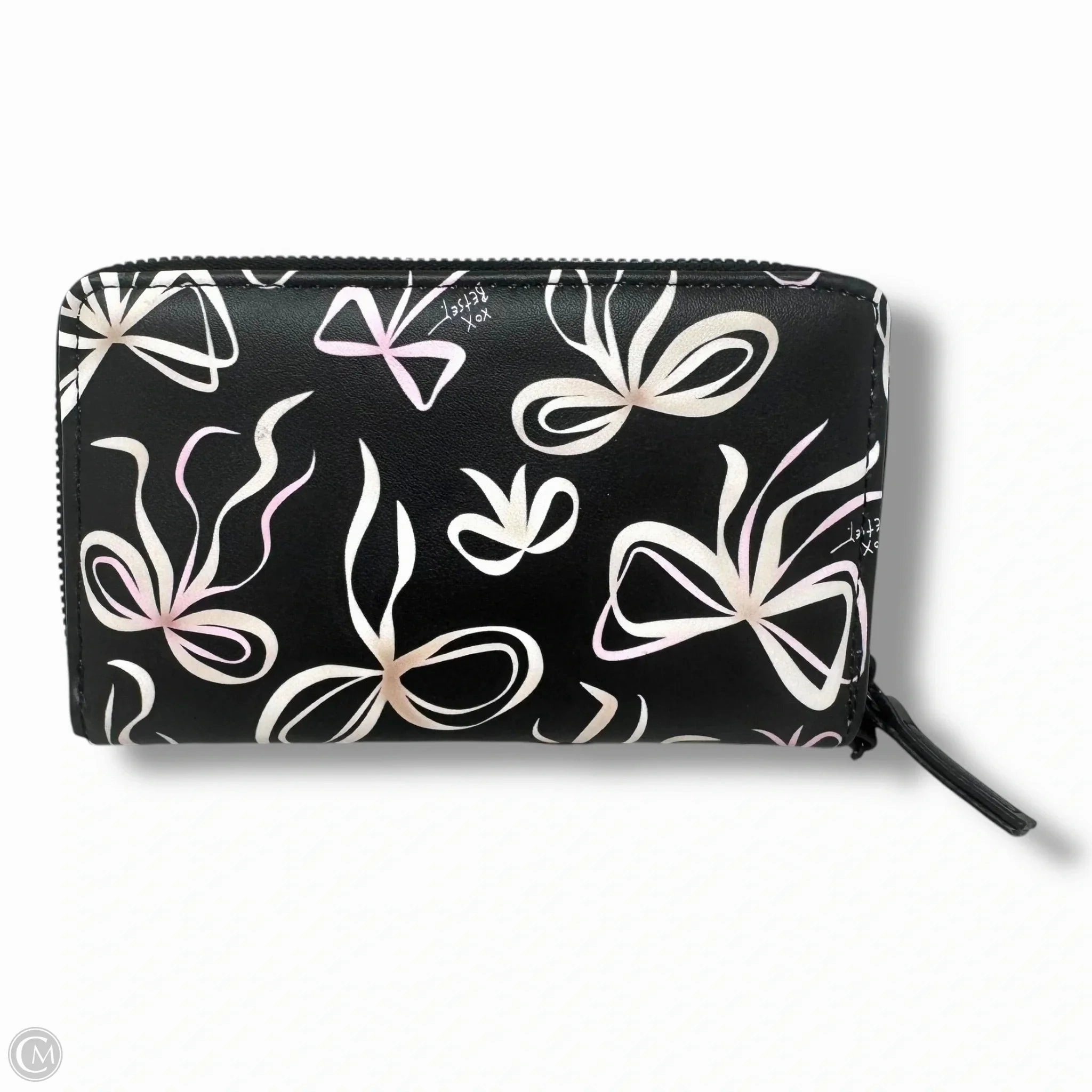 XO Zip Around Long Wallet Wristlet By Betsey Johnson, Size: Medium