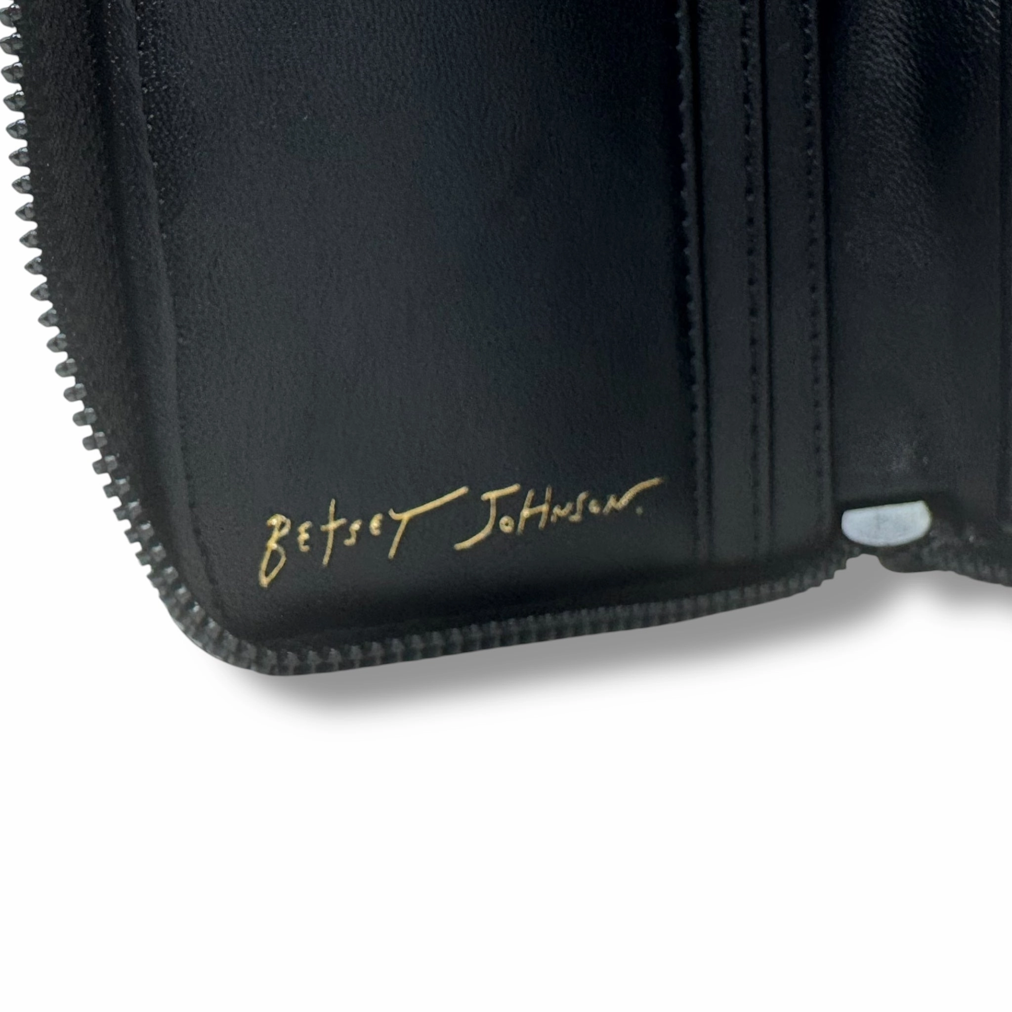 XO Zip Around Long Wallet Wristlet By Betsey Johnson, Size: Medium