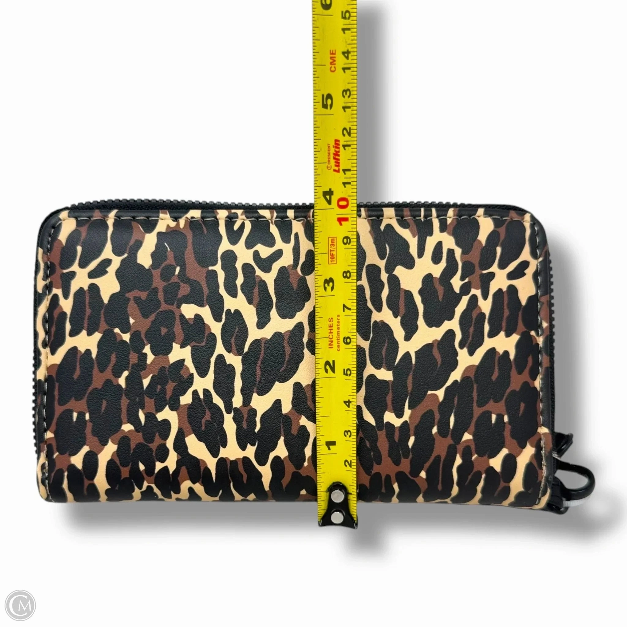 XO Zip Around Long Wallet Wristlet By Betsey Johnson, Size: Small